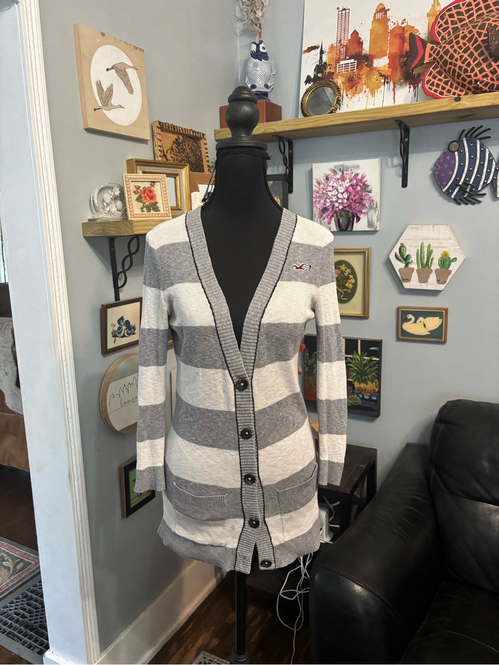 VTG Y2K Hollister gray white striped v-neck sweater school preppy sz M FLAWS